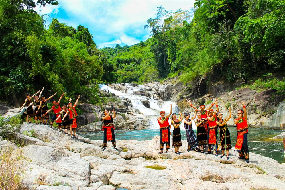 Thác Yang Bay Khánh Hòa - Rừng Nguyên Sinh Đẹp Nhất