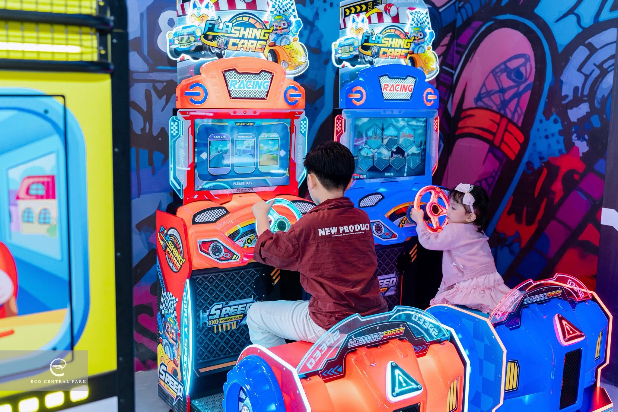 Khu đua xe arcade Flashing Cars tại Tom & Jini Eco Central Park